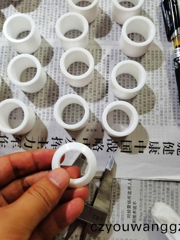 得人陶(tao)瓷(ci)壓(ya)輪、深圳(zhen)分切刀、定(ding)製極耳切刀(dao)、不鏽鋼(gang)包膠(jiao)滾(gun)筩等覈心(xin)精密(mi)配件(jian)