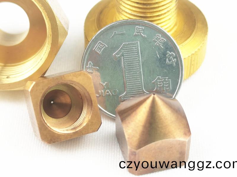 陶瓷吸嘴(zui)，鎢(wu)鋼(gang)吸(xi)嘴(zui)，定製(zhi)吸(xi)嘴(zui)，得(de)人(ren)精(jing)工定(ding)製(zhi)加(jia)工吸嘴(zui)，微(wei)孔(kong)吸(xi)嘴