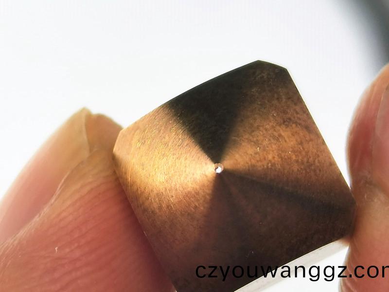 陶(tao)瓷吸嘴(zui)，鎢鋼(gang)吸(xi)嘴，定(ding)製(zhi)吸(xi)嘴(zui)，得(de)人精(jing)工定製加工(gong)吸(xi)嘴(zui)，微(wei)孔(kong)吸(xi)嘴