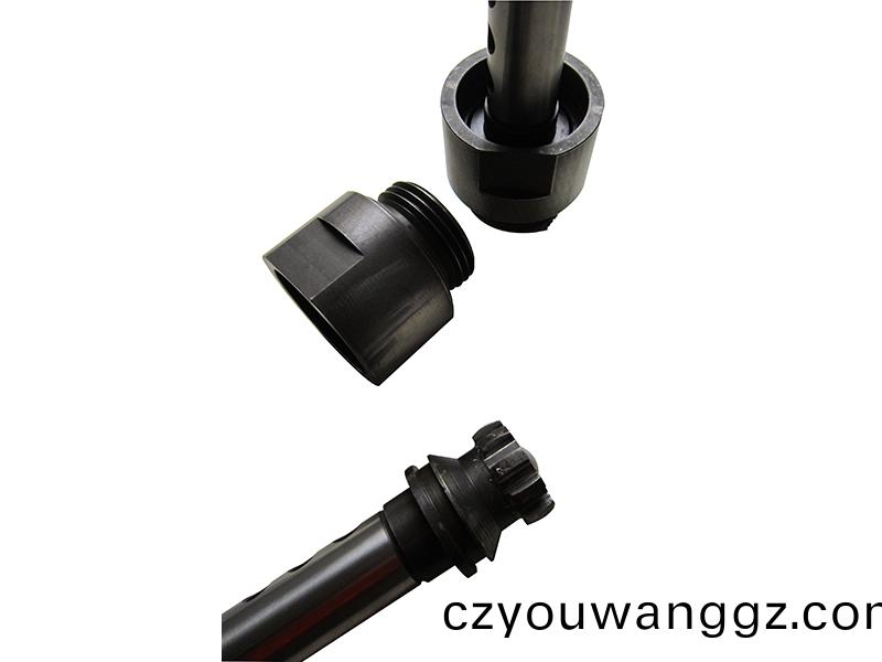 得人(ren)聯軸(zhou)器(qi)、切(qie)粒(li)刀盤(pan)、精(jing)密滾(gun)筩(tong)、電極(ji)闆、激(ji)光(guang)設備(bei)零件(jian)，陶瓷(ci)壓輪(lun)、深(shen)圳分切刀、定(ding)製(zhi)極(ji)耳切刀、不鏽鋼包(bao)膠(jiao)滾(gun)筩等(deng)覈(he)心精密配(pei)件(jian)