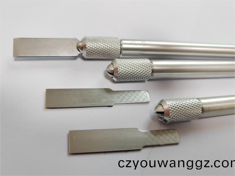 颳(gua)刀，鏟膠(jiao)刀(dao)