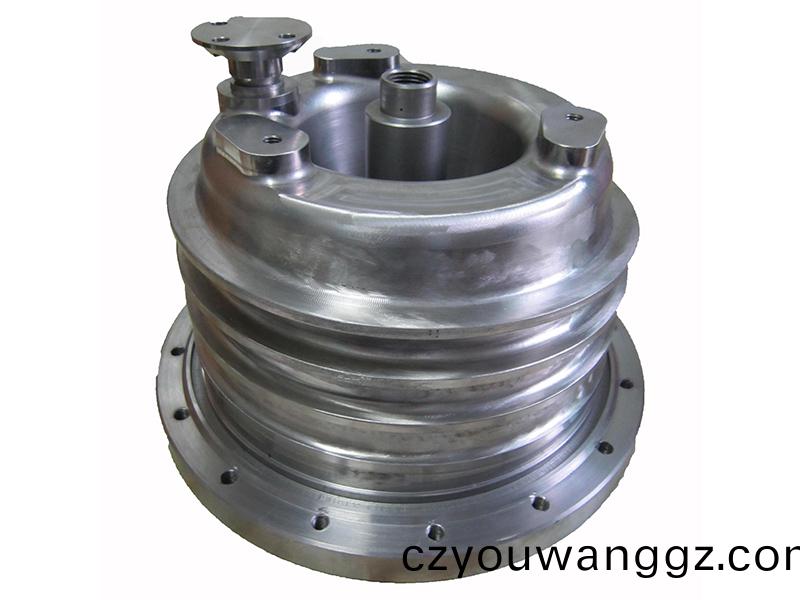 得(de)人錐形研(yan)磨(mo)缸、電(dian)極(ji)闆、激光(guang)設備(bei)零件，陶(tao)瓷(ci)壓(ya)輪、深圳分(fen)切刀(dao)、定製極(ji)耳切刀、不鏽鋼包膠滾筩(tong)等(deng)覈(he)心(xin)精密(mi)配件